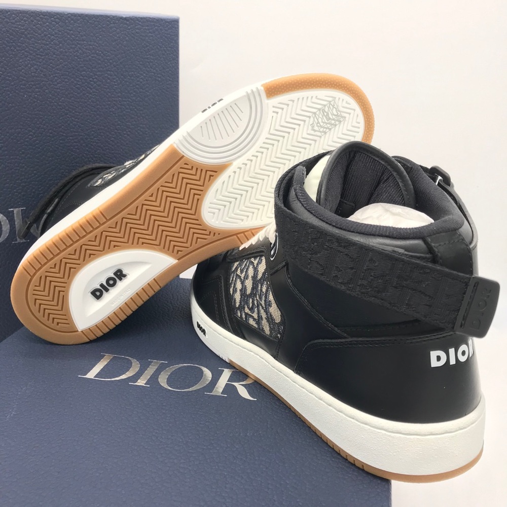 Authentic DIOR Black Smooth Calfskin Sneakers - Picture 8 of 15
